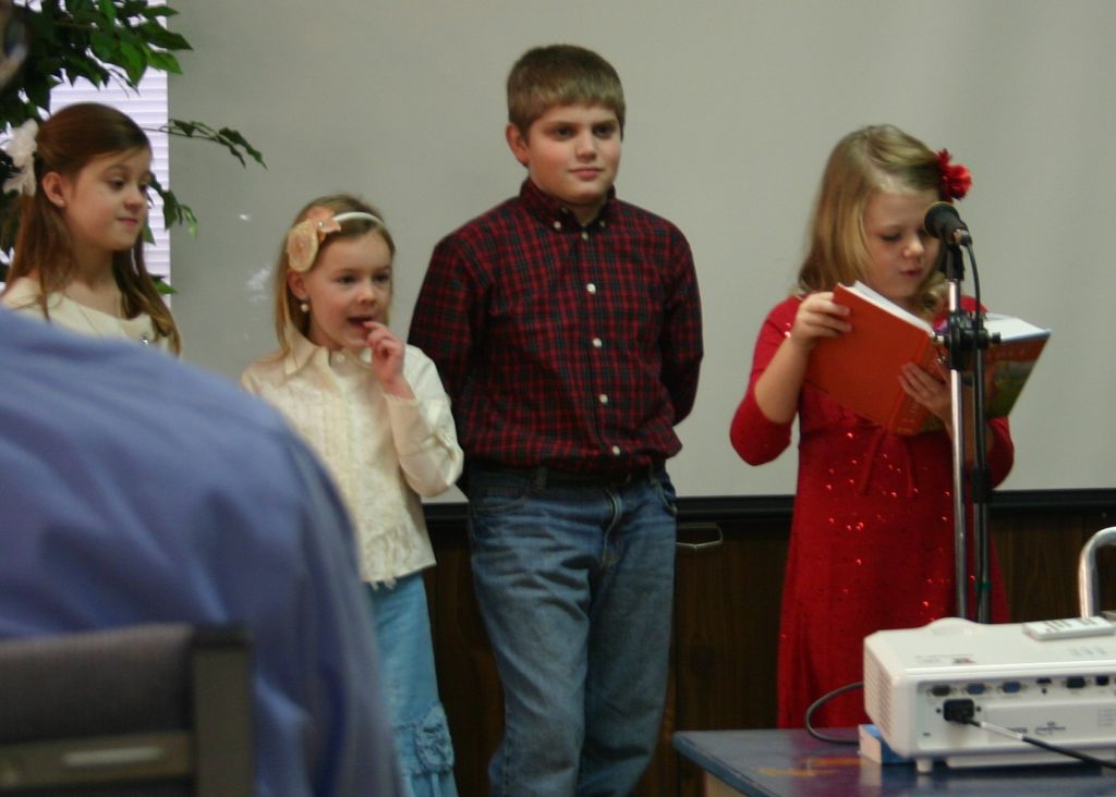 2011 christmas program 004.JPG